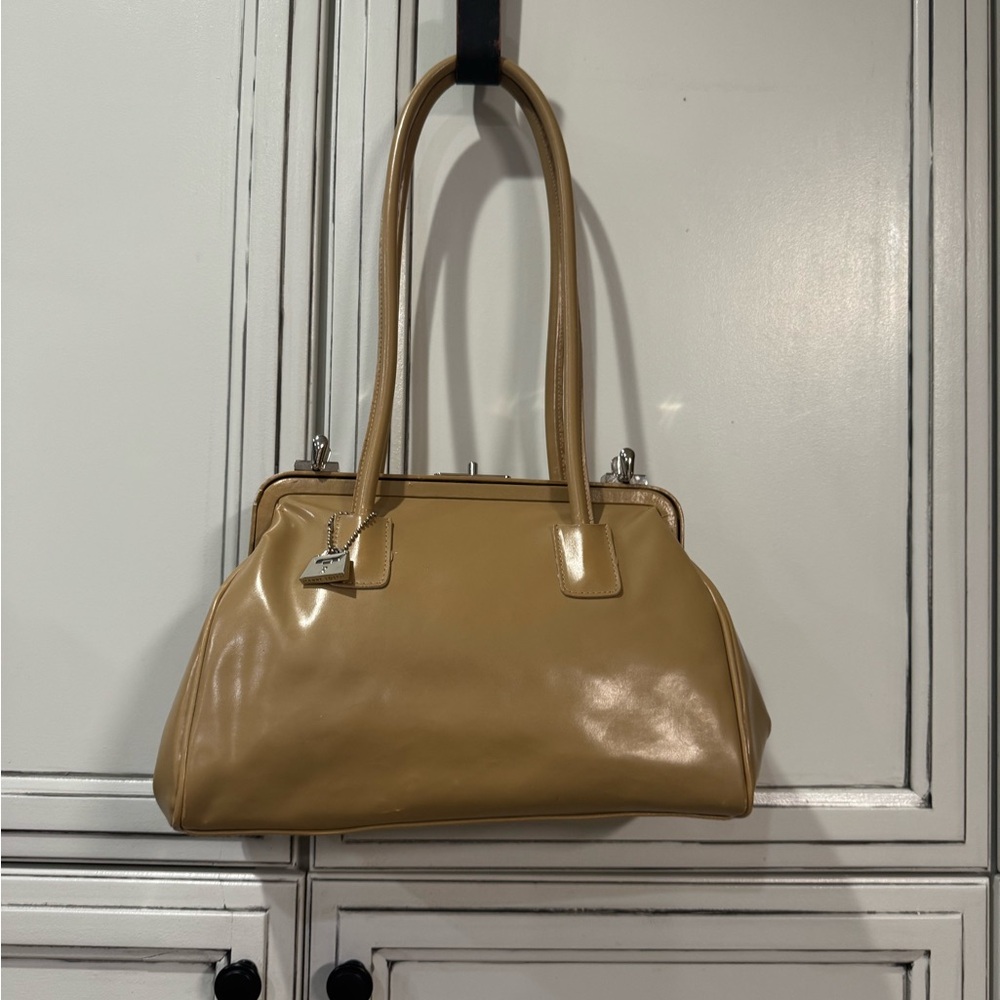 Vintage Jeanne Lottie tan beige Dr metal clasp shoulder vegan Leather Handbag